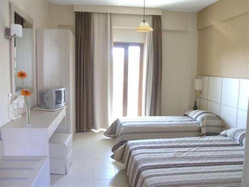 Aristotelis Hotel Fourka Extérieur photo
