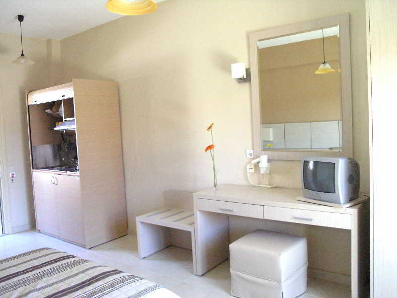 Aristotelis Hotel Fourka Extérieur photo